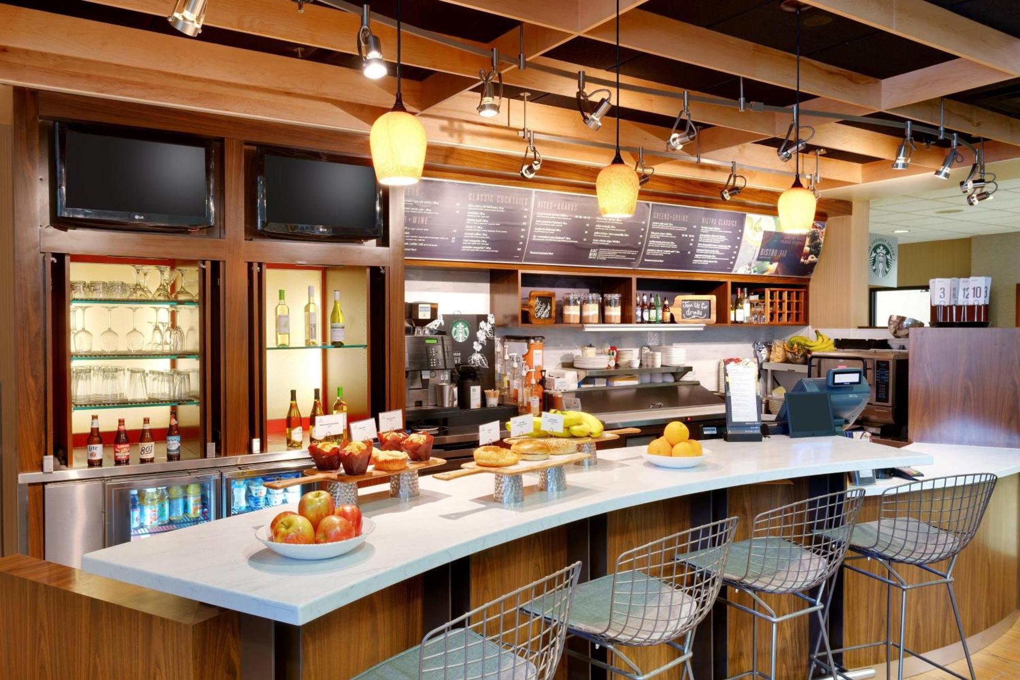 Courtyard By Marriott Salt Hotel