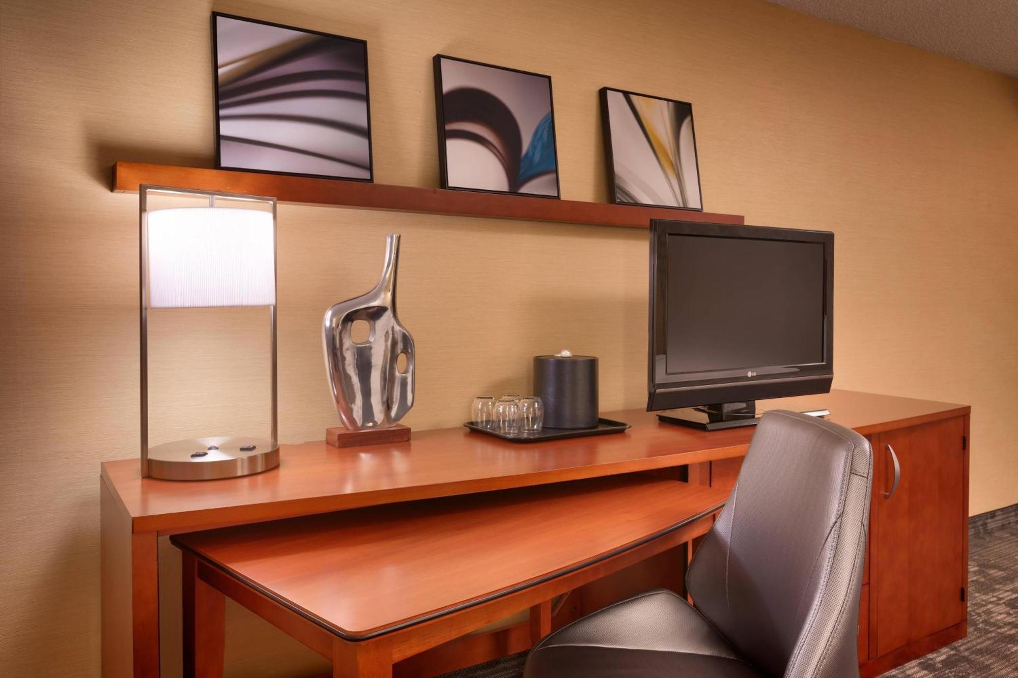 Hotel Courtyard By Marriott Salt