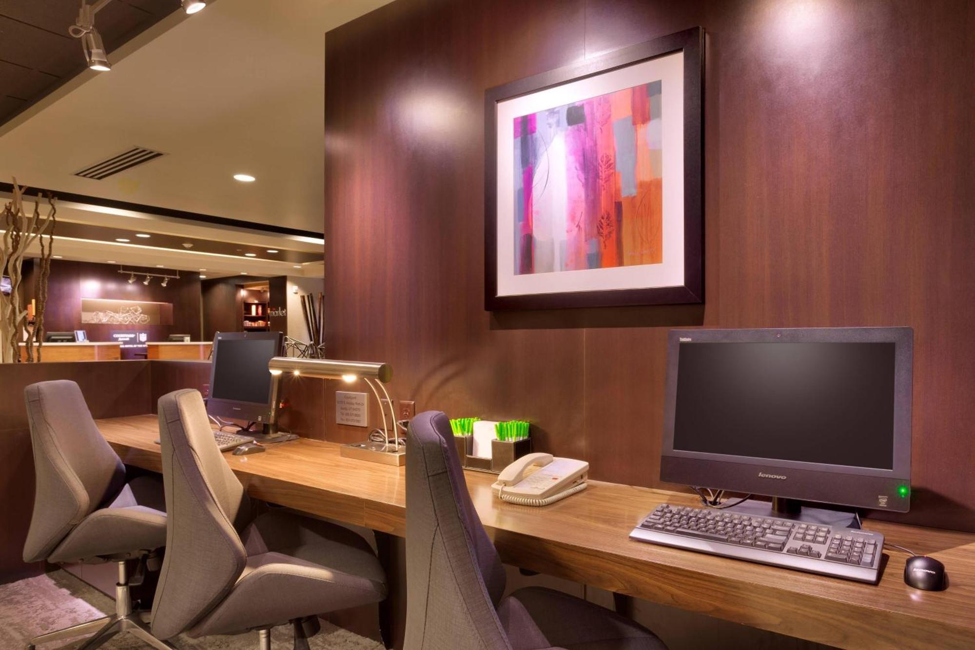 Hotel Courtyard By Marriott Salt 3*
