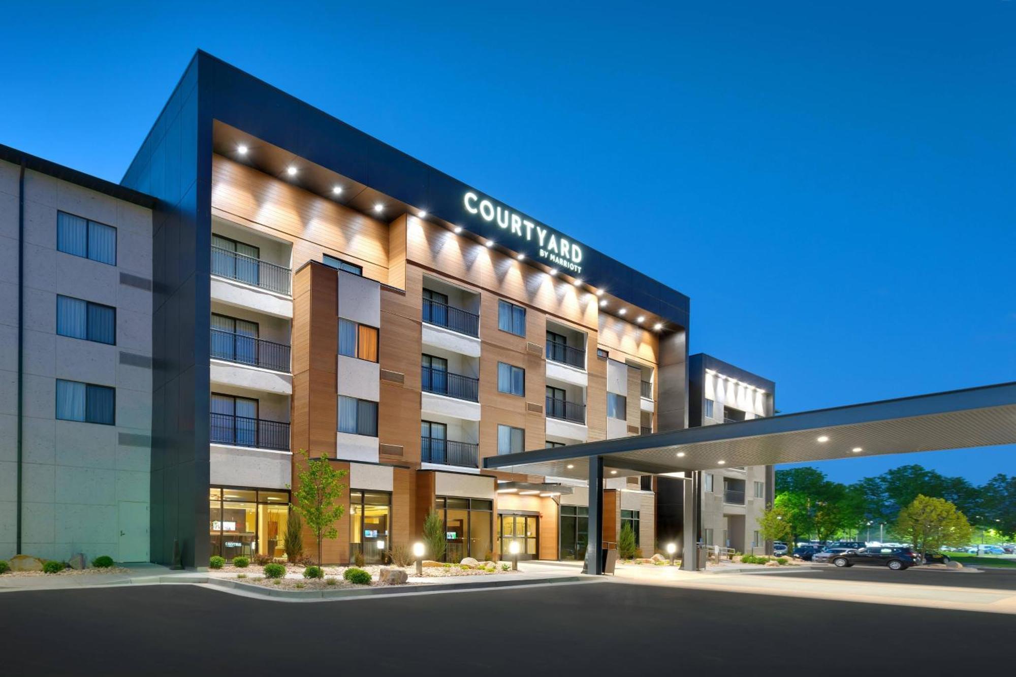Courtyard By Marriott Salt Sandy