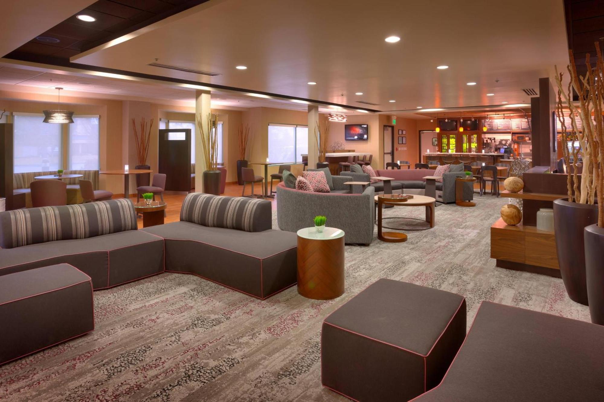 Courtyard By Marriott Salt 3*