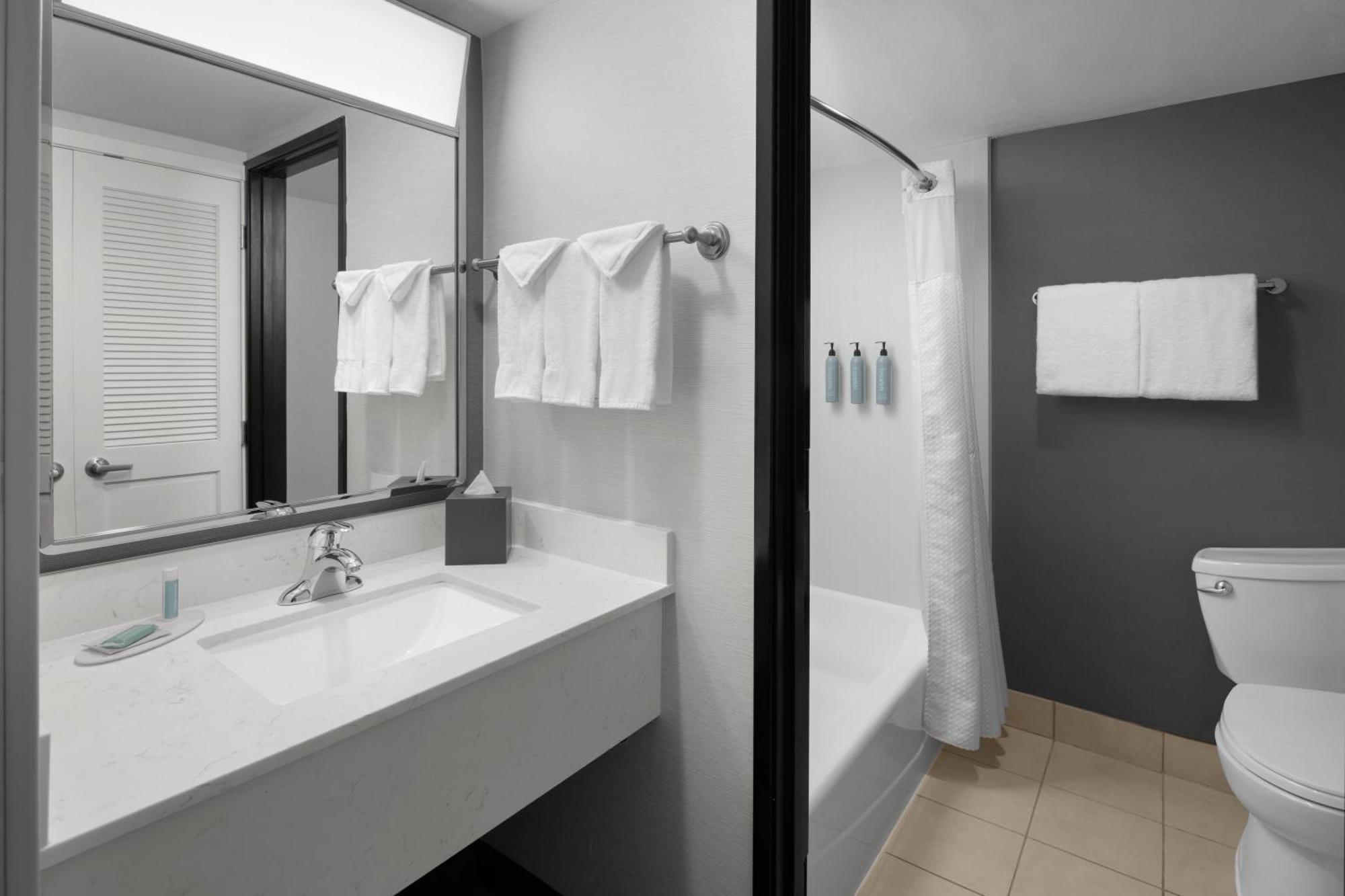 Courtyard By Marriott Salt 3*