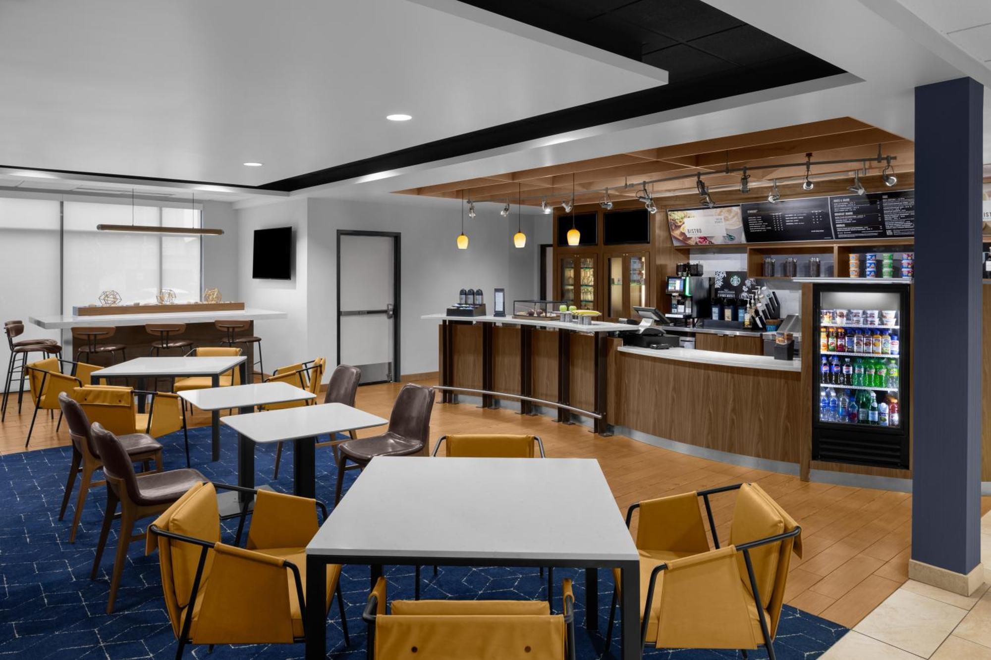 Courtyard By Marriott Salt
