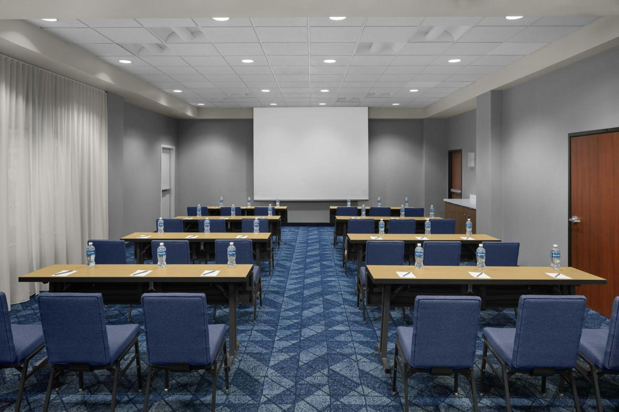 Courtyard By Marriott Salt Hotel Sandy
