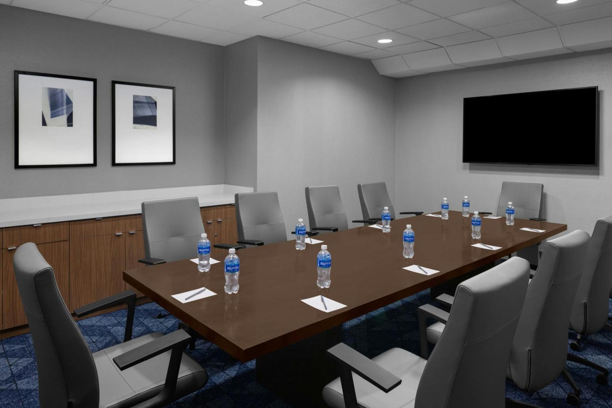 Hotel Courtyard By Marriott Salt 3*