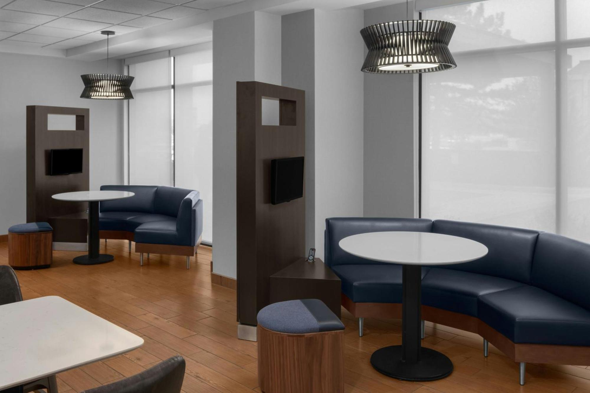 Courtyard By Marriott Salt Sandy