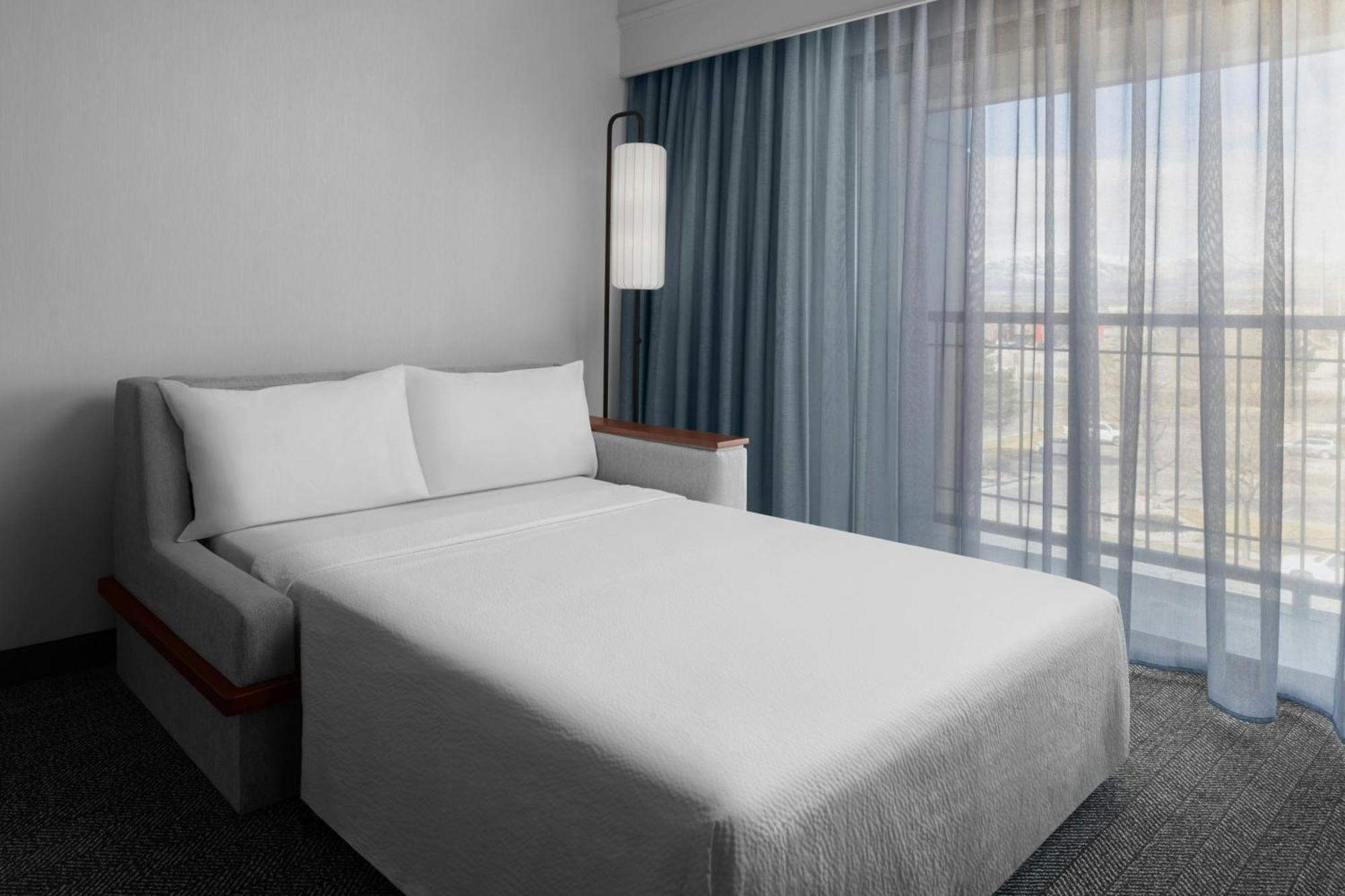 Courtyard By Marriott Salt 3* Sandy