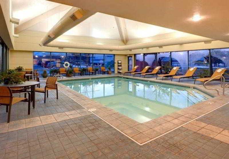 Courtyard By Marriott Salt Hotel