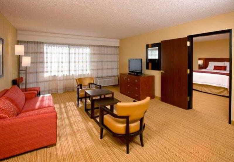 Hotel Courtyard By Marriott Salt